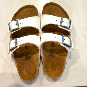 Kids Birkenstocks, white, Sz 32